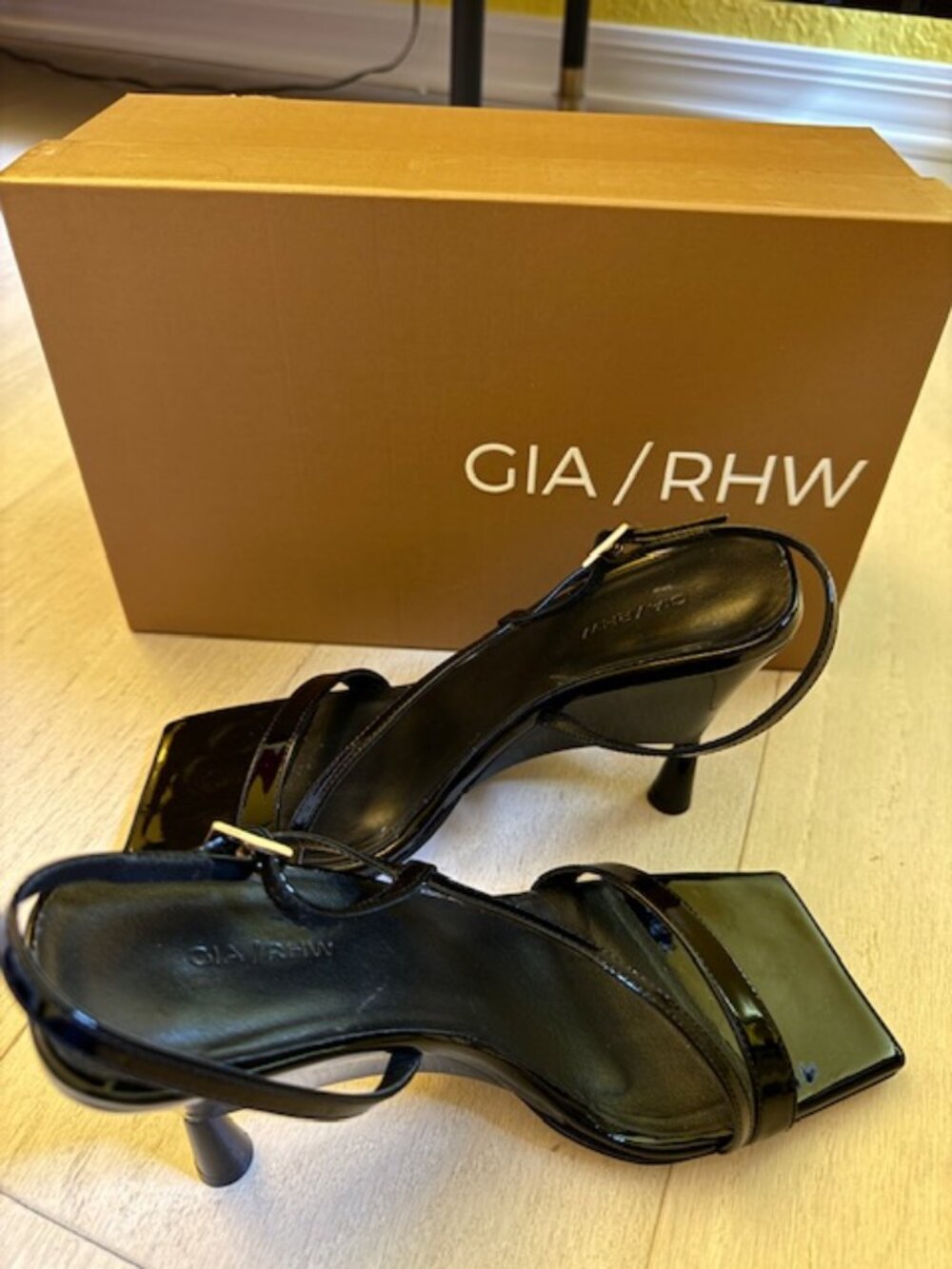 Gia Borghini x Rosie Huntington-Whiteley) Black Patent Leather Strappy Sandals